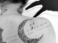 Henna moon